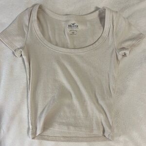 cream hollister crop top